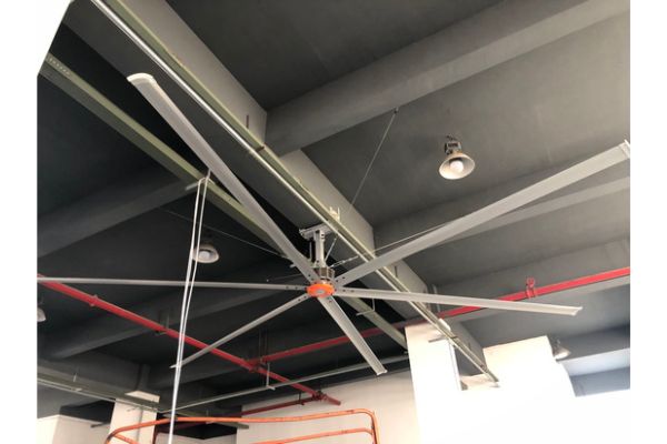 工业厂房通风降温如何选择质量与服务可靠的工业大风扇？